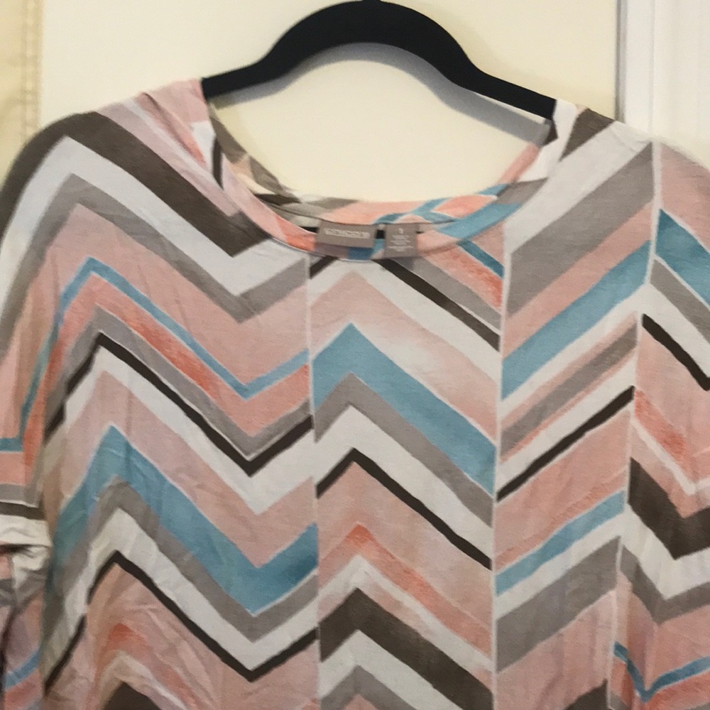 Multicolored print top for work